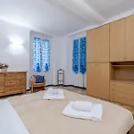 Guesthost - Porto Antico Functional & Roomy Flat * Genua