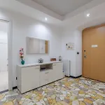 Appartement Guesthost - Porto Antico Functional & Roomy Flat *
