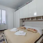 Appartement Guesthost - Porto Antico Functional & Roomy Flat