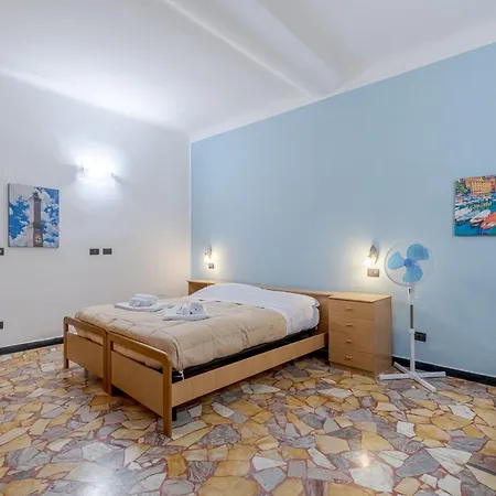 Guesthost - Porto Antico Functional & Roomy Flat Genua