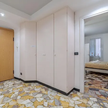 Lägenhet Guesthost - Porto Antico Functional & Roomy Flat *