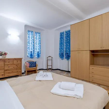 Porto Antico Functional&roomy Flat * Genova
