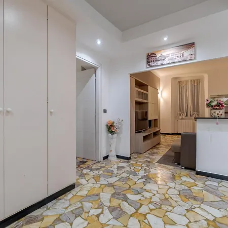 Porto Antico Functional & Roomy Flat *