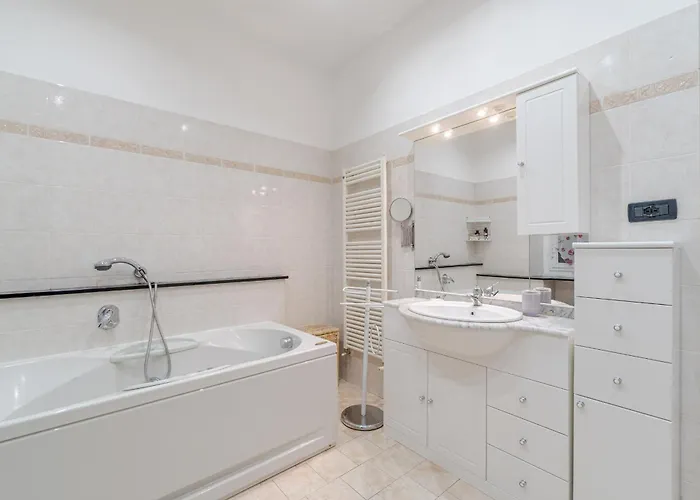 Apartmán Guesthost - Porto Antico Functional & Roomy Flat