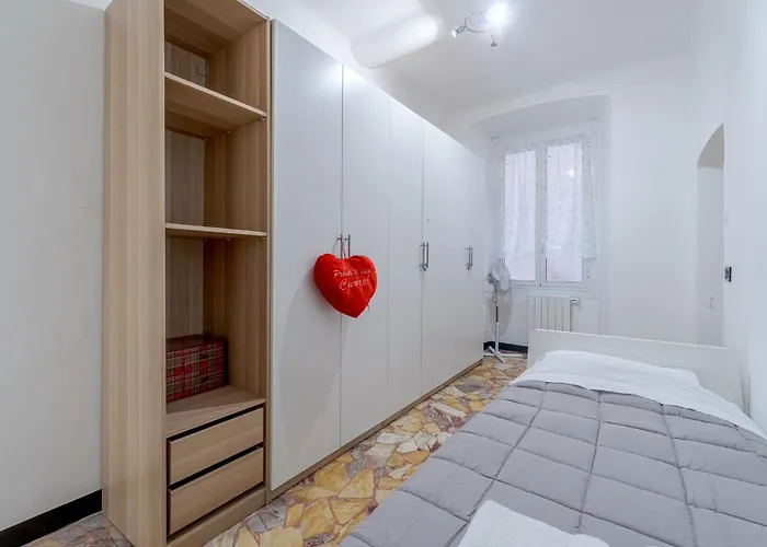 Guesthost - Porto Antico Functional & Roomy Flat Apartmán Janov