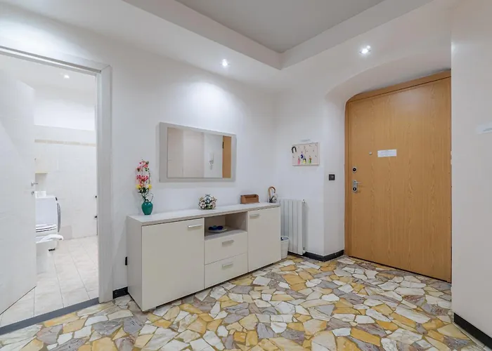 Apartmán Guesthost - Porto Antico Functional & Roomy Flat *
