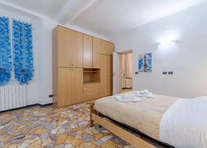 Apartmán Guesthost - Porto Antico Functional & Roomy Flat *