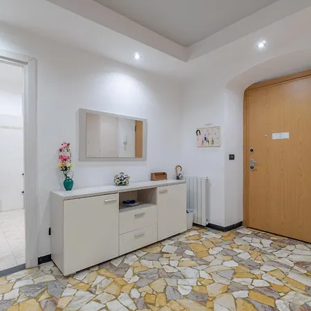 Lejlighed Guesthost - Porto Antico Functional & Roomy Flat *