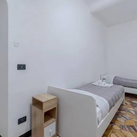 Guesthost - Porto Antico Functional & Roomy Flat Lejlighed Genova