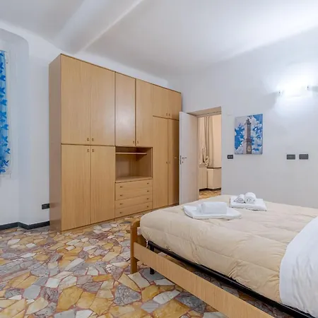Lejlighed Guesthost - Porto Antico Functional & Roomy Flat *