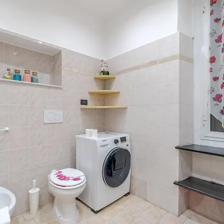 Guesthost - Porto Antico Functional & Roomy Flat Genova